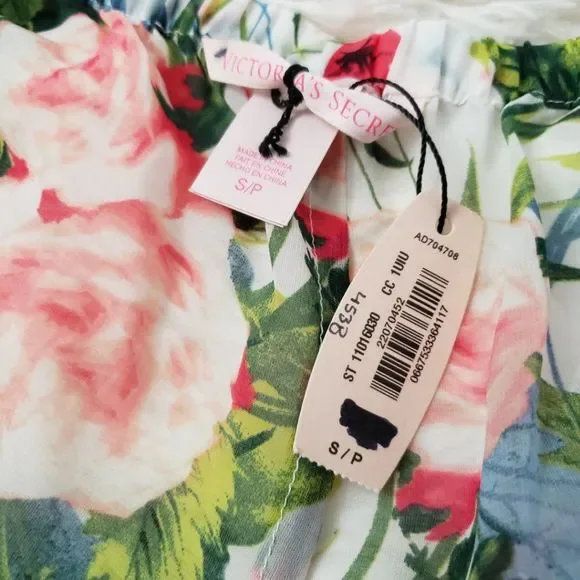 Victoria's Secret cover up - Picture 6 of 6